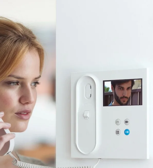 Instalación de videoportero Fermax en Madrid